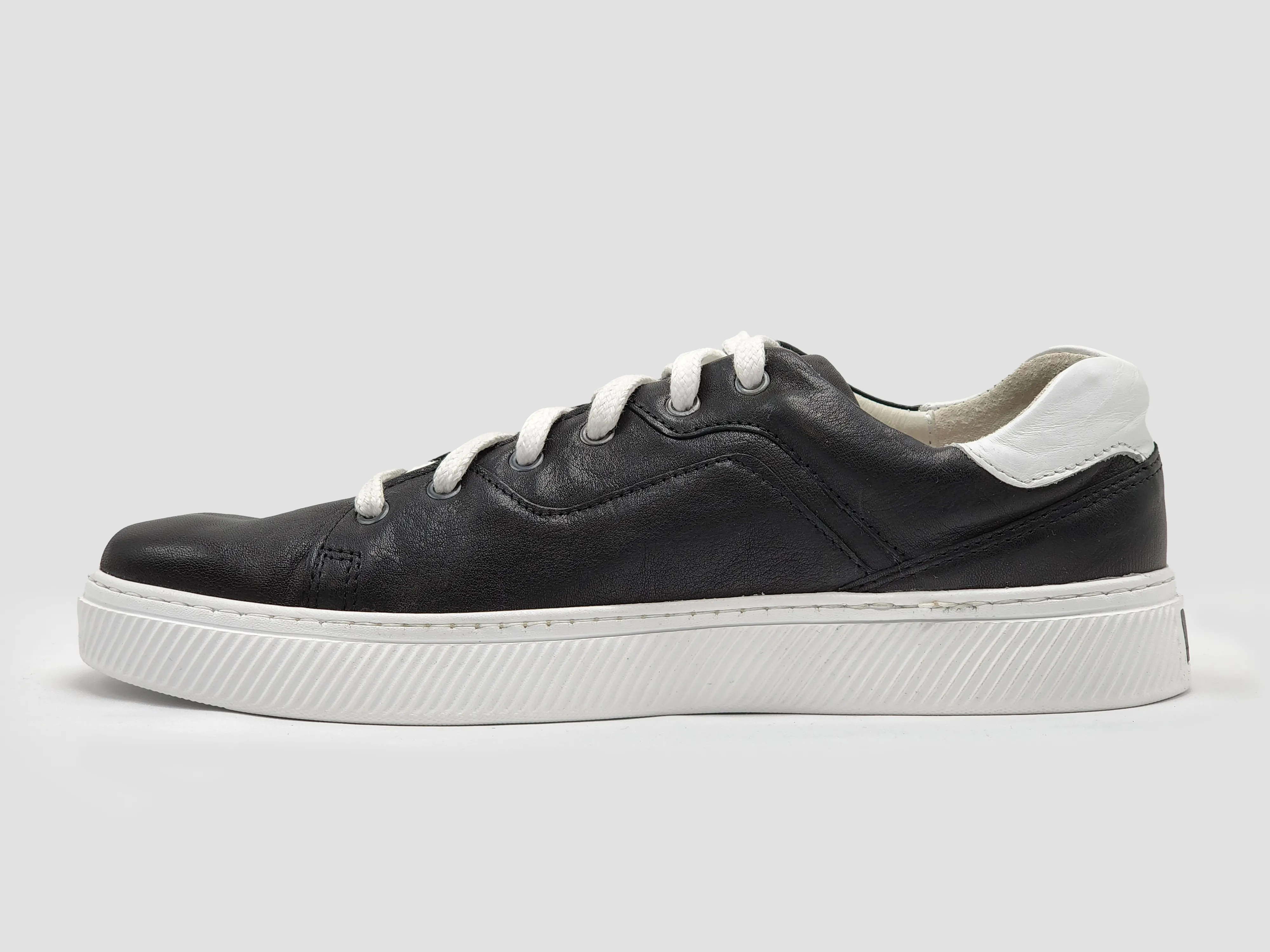 Men's Classic Leather Sneakers - Black/White