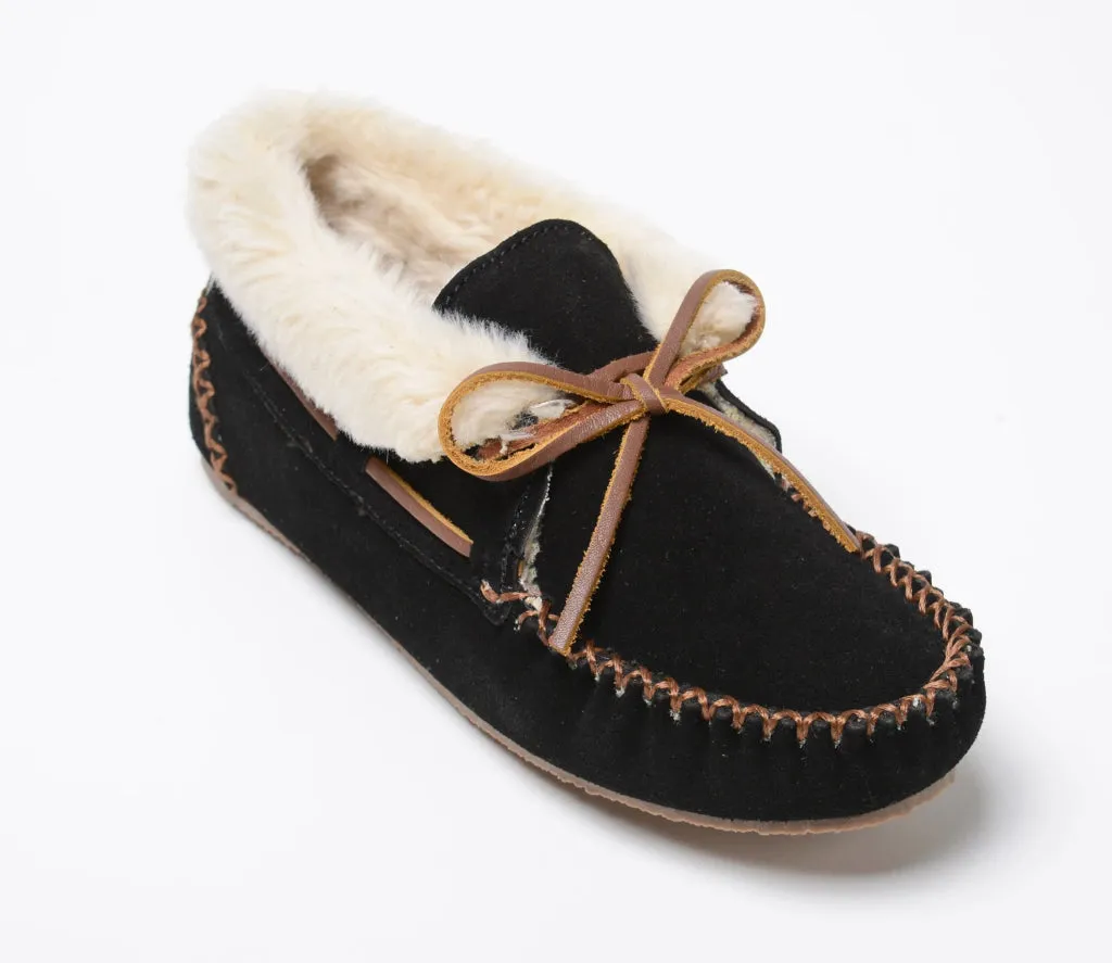 Minnetonka Women's Chrissy Bootie Slipper