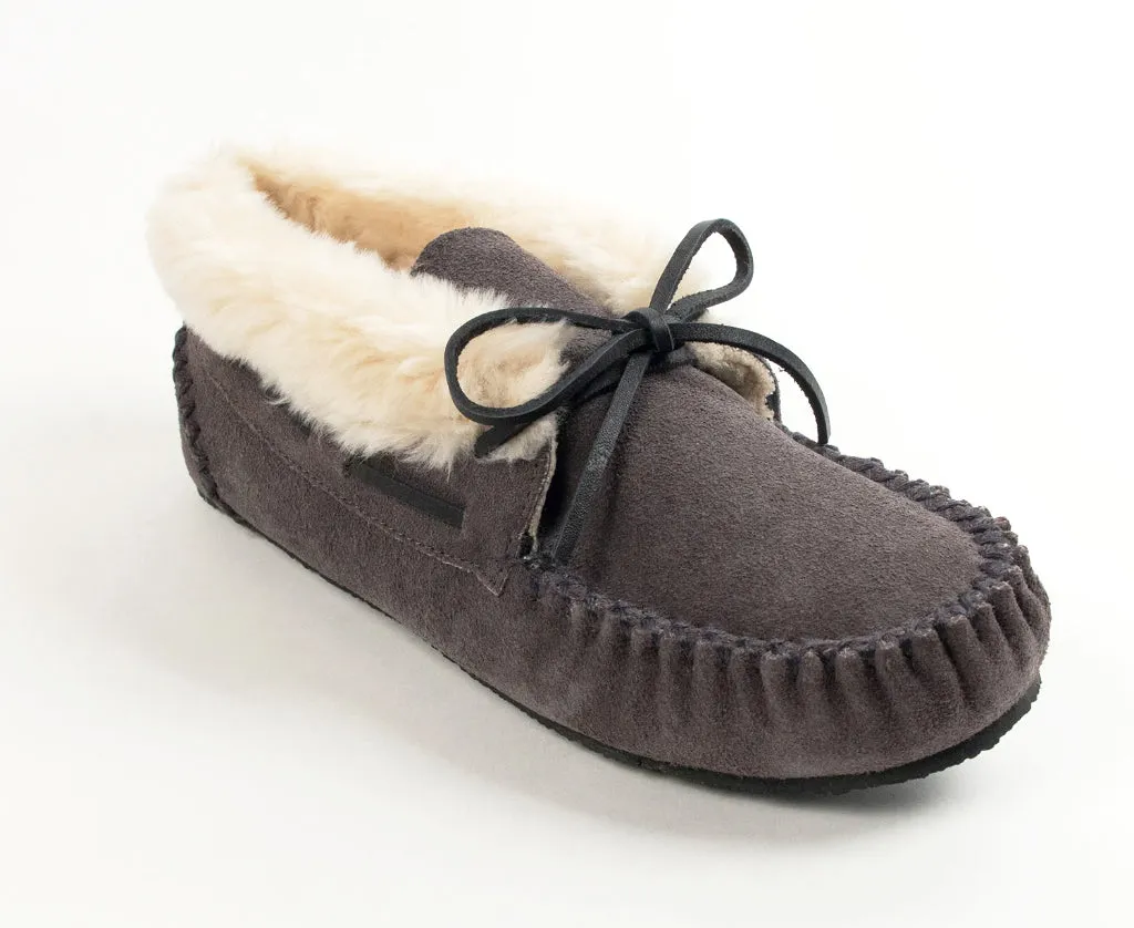 Minnetonka Women's Chrissy Bootie Slipper