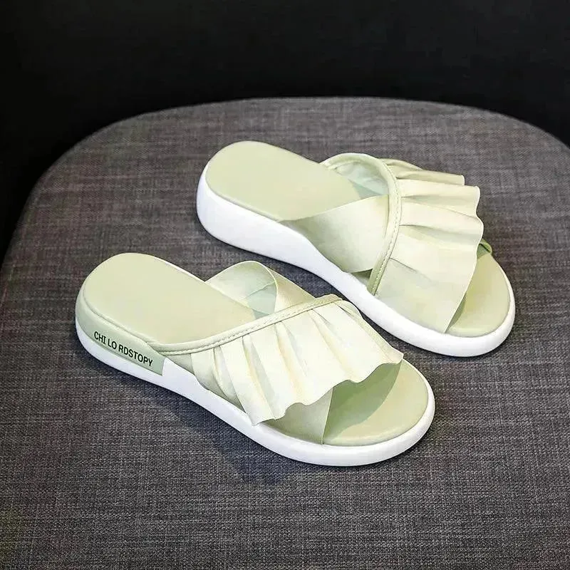 Sandals and slippers for women